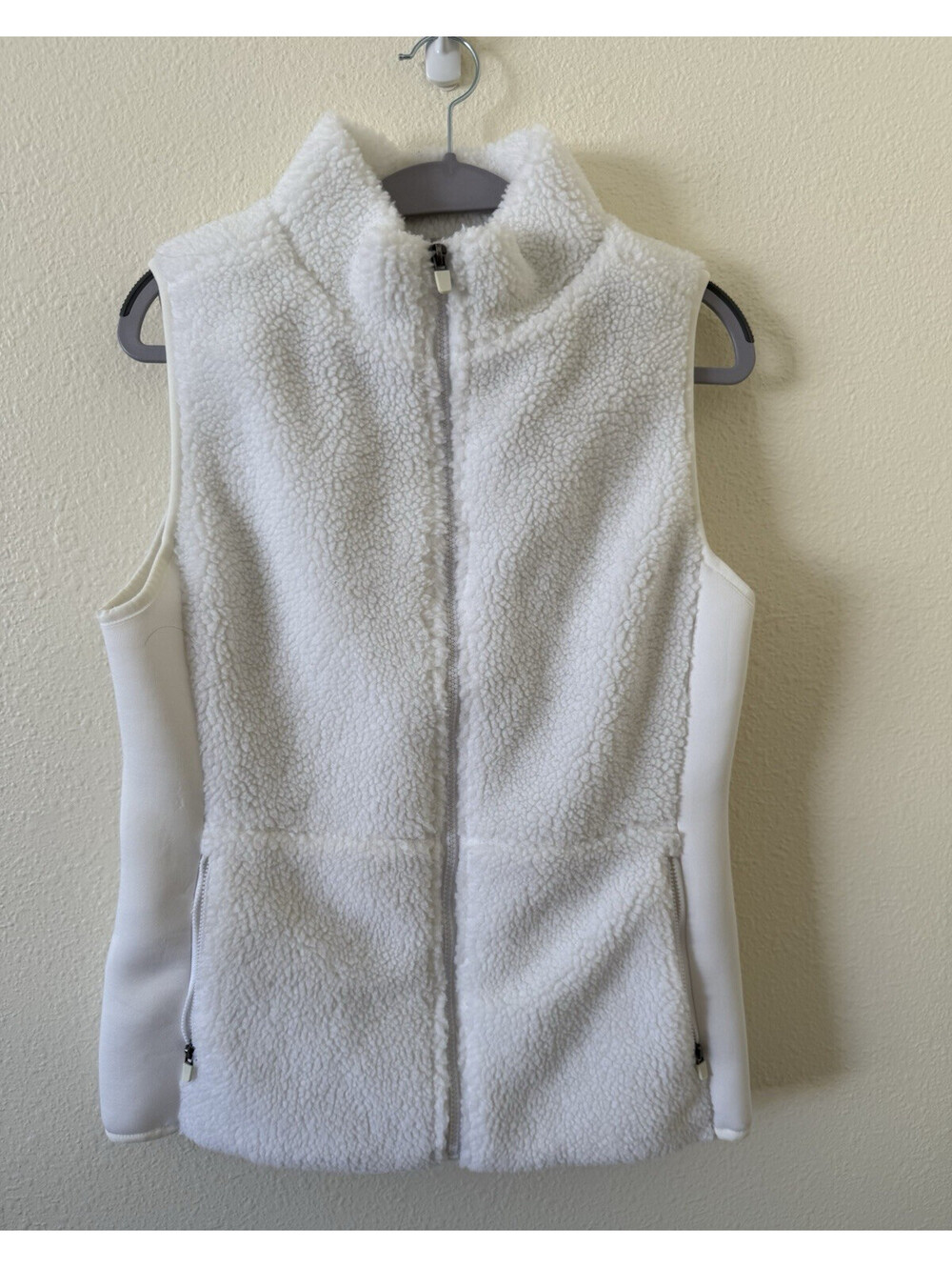 Fabletics Women's Sedona Fleece Vest Size S Vanilla White Zip Up Pockets